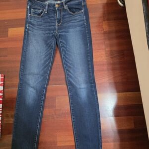 American Eagle Outfitters Skinny Jeans in Medium Blue Wash